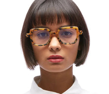 Load image into Gallery viewer, Kuboraum P4 HX