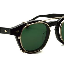 Load image into Gallery viewer, Julius Tart - Clip-On AR 46 Gold | Vintage Green