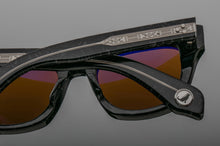 Load image into Gallery viewer, Jacques Marie Mage - DEALAN - YELLOWSTONE III Black Wolf