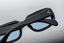 Load image into Gallery viewer, Jacques Marie Mage - KOBO Titan
