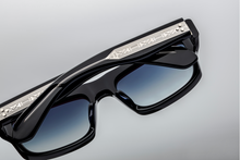 Load image into Gallery viewer, Jacques Marie Mage - CLEAVON 57 Regal
