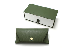 Load image into Gallery viewer, Akoni - ERIS Brushed Black / Matte White Gold (BLK-GLD)
